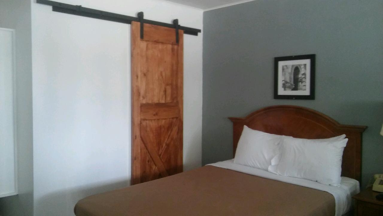 لا غرانغ The Oak Motel المظهر الخارجي الصورة